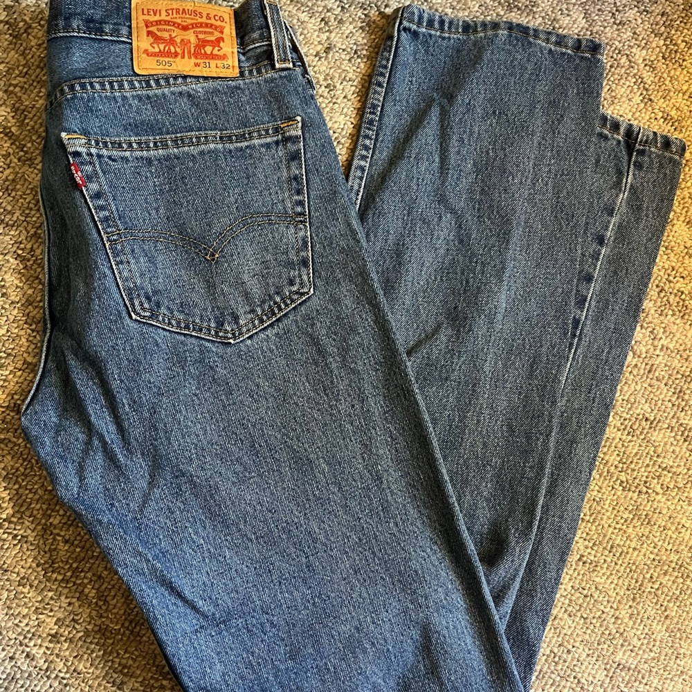 Men’s Levi’s 505, Very Good Condition, Medium Wash, 31x32